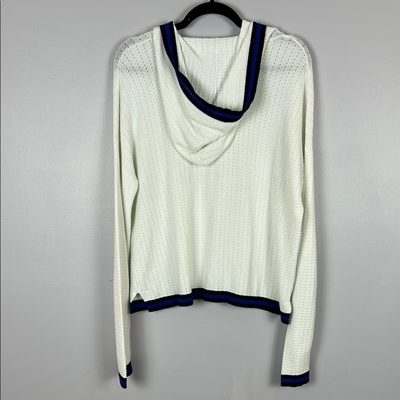 89th + Madison V-Neck Sweater Hoodie White and Blue Timeless Design Size Large - Picture 10 of 10